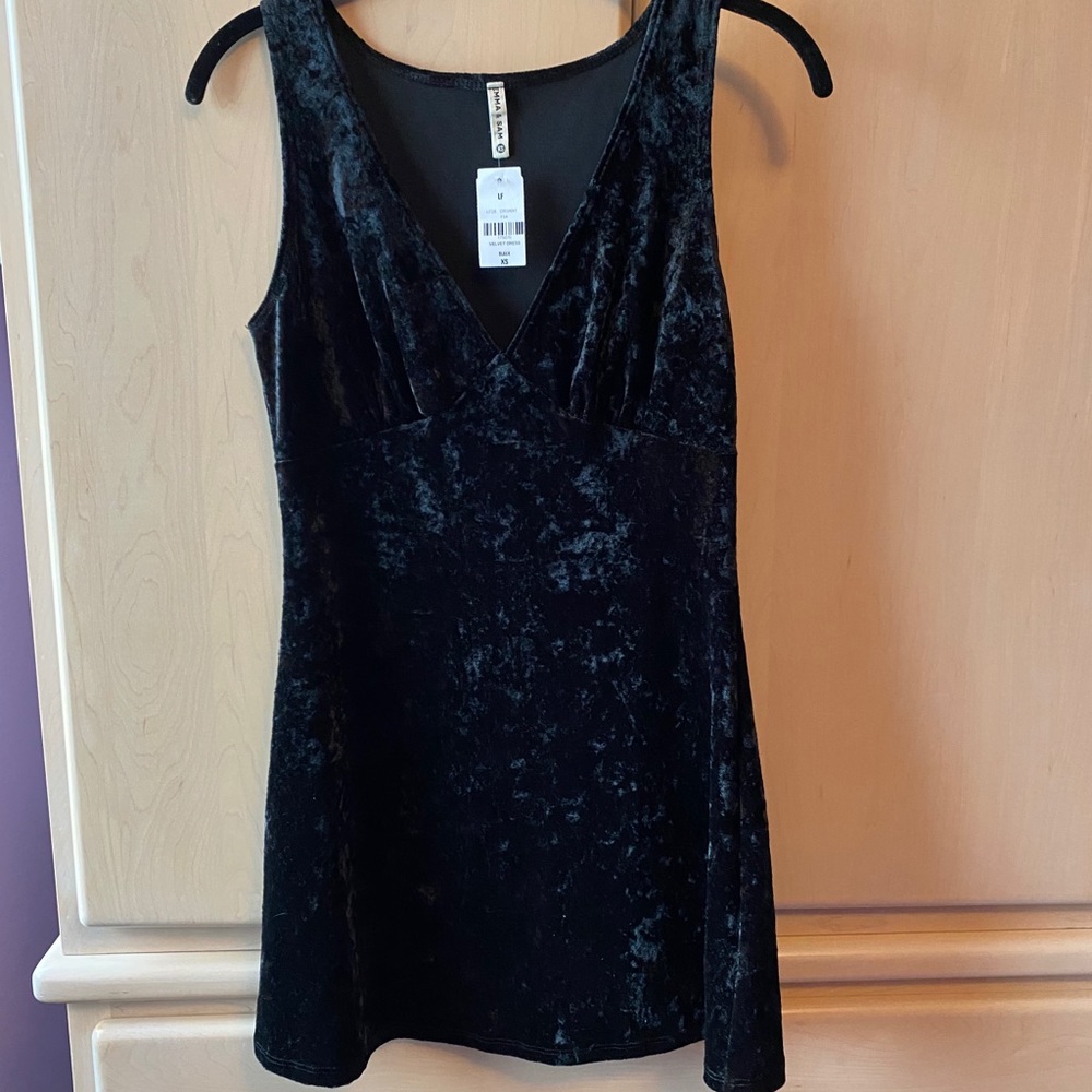 LF black velvet dress